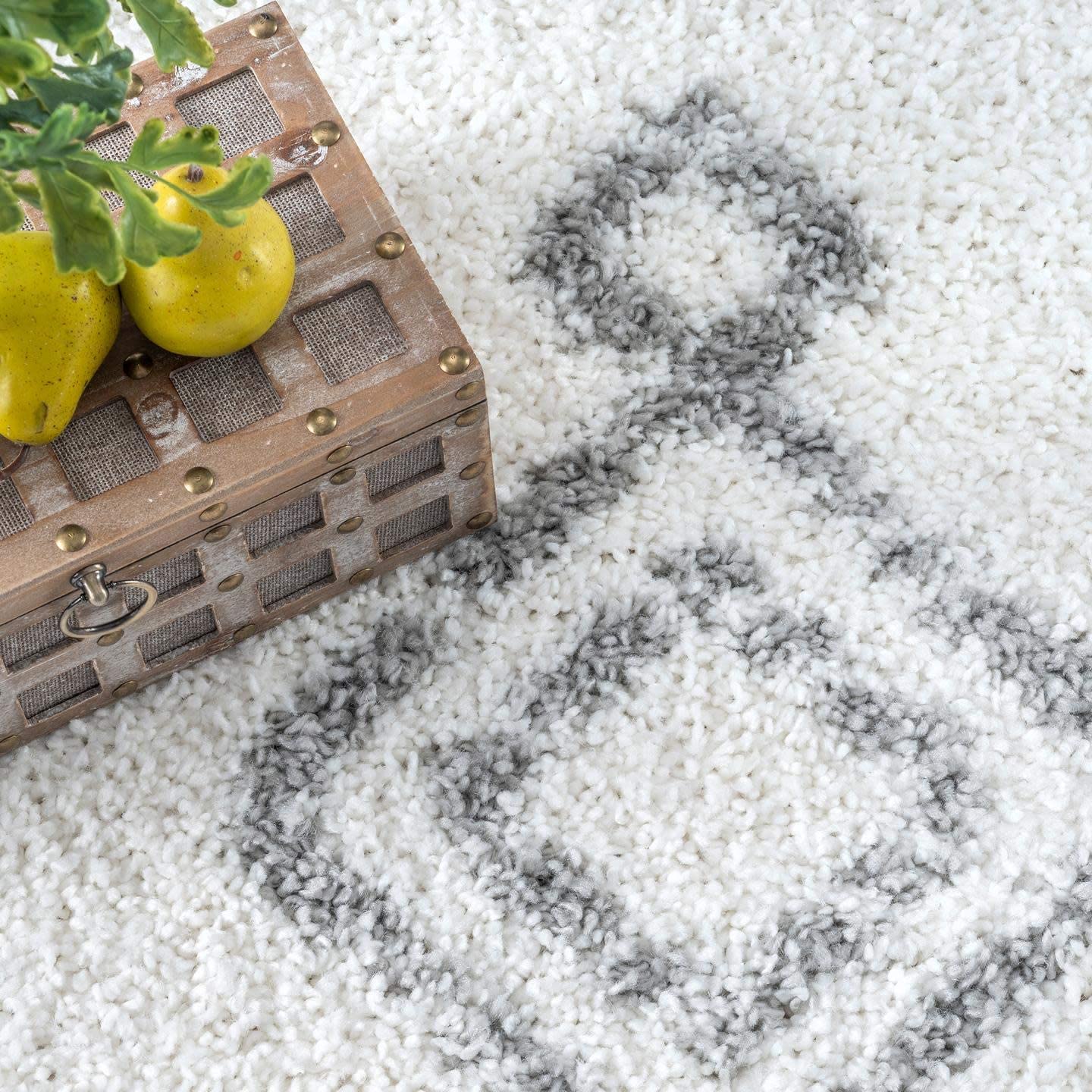 Moroccan Diamond White Grey Soft Shag Rug