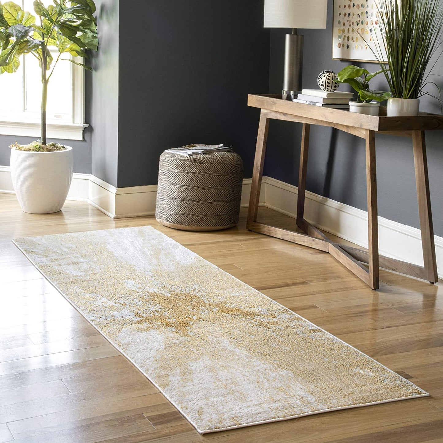 Cyn Abstract Area Rug, Gold