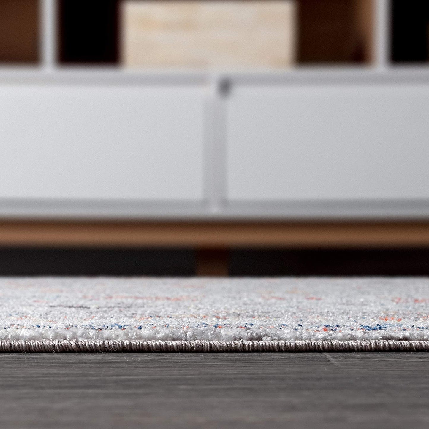 Maras Vintage Medallion Gray/Red/Turquoise Soft Area Rug