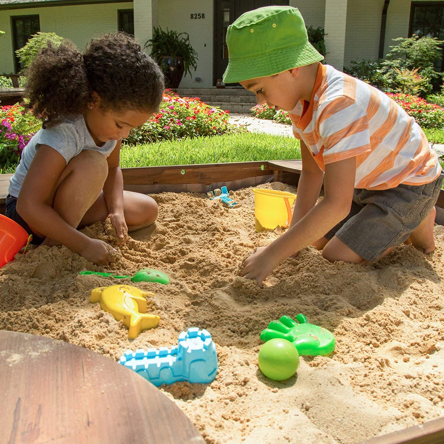 Wooden Backyard Sandbox with Built-in Corner Seating and Mesh Cover