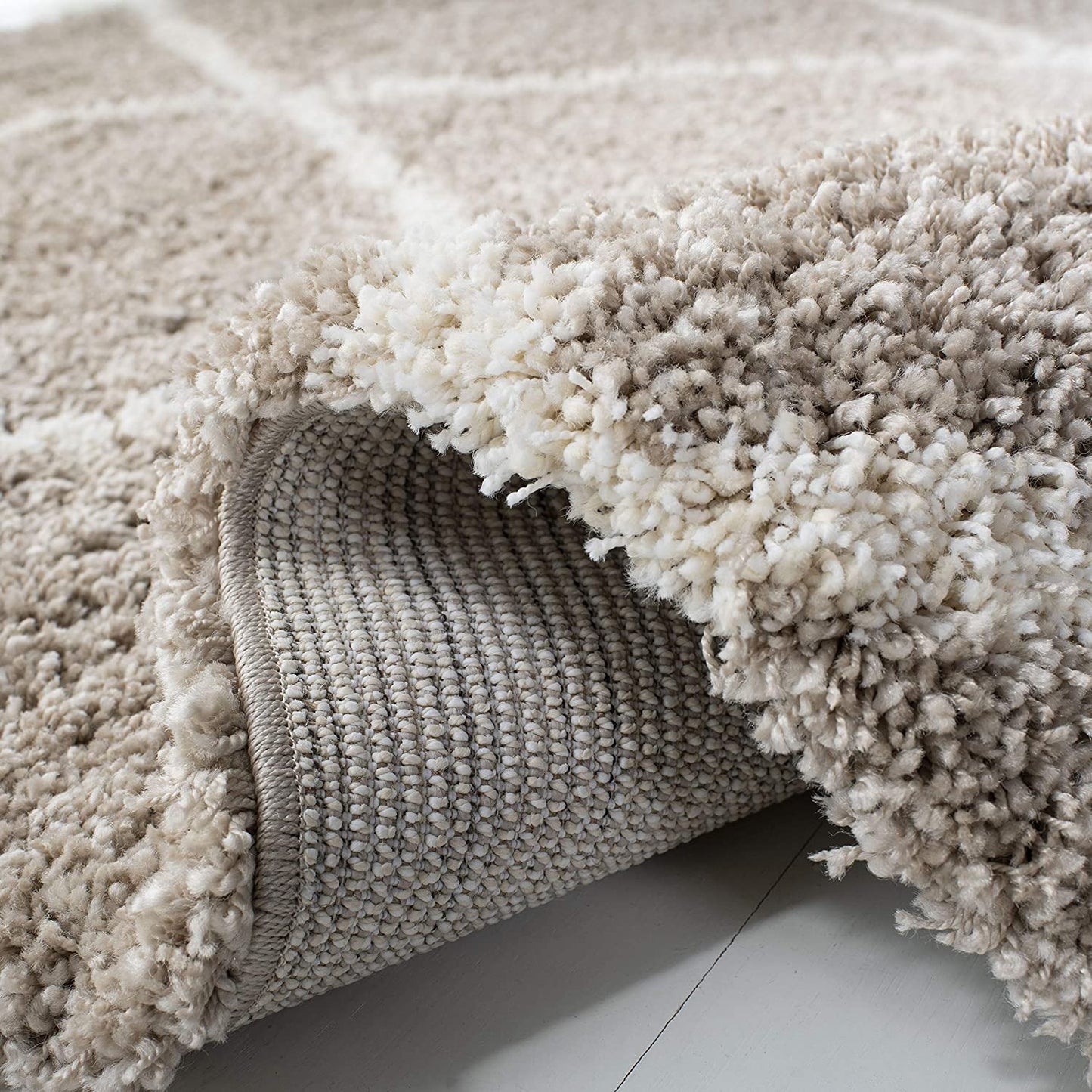 Diamond Trellis Beige/Ivory Soft Plush Shag Area Rug 2-inch Thick