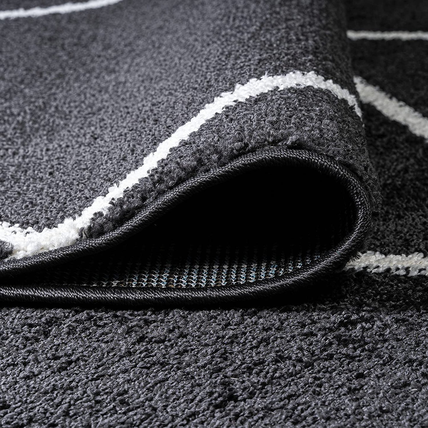 Minimalist Diamond Trellis soft Area Rug