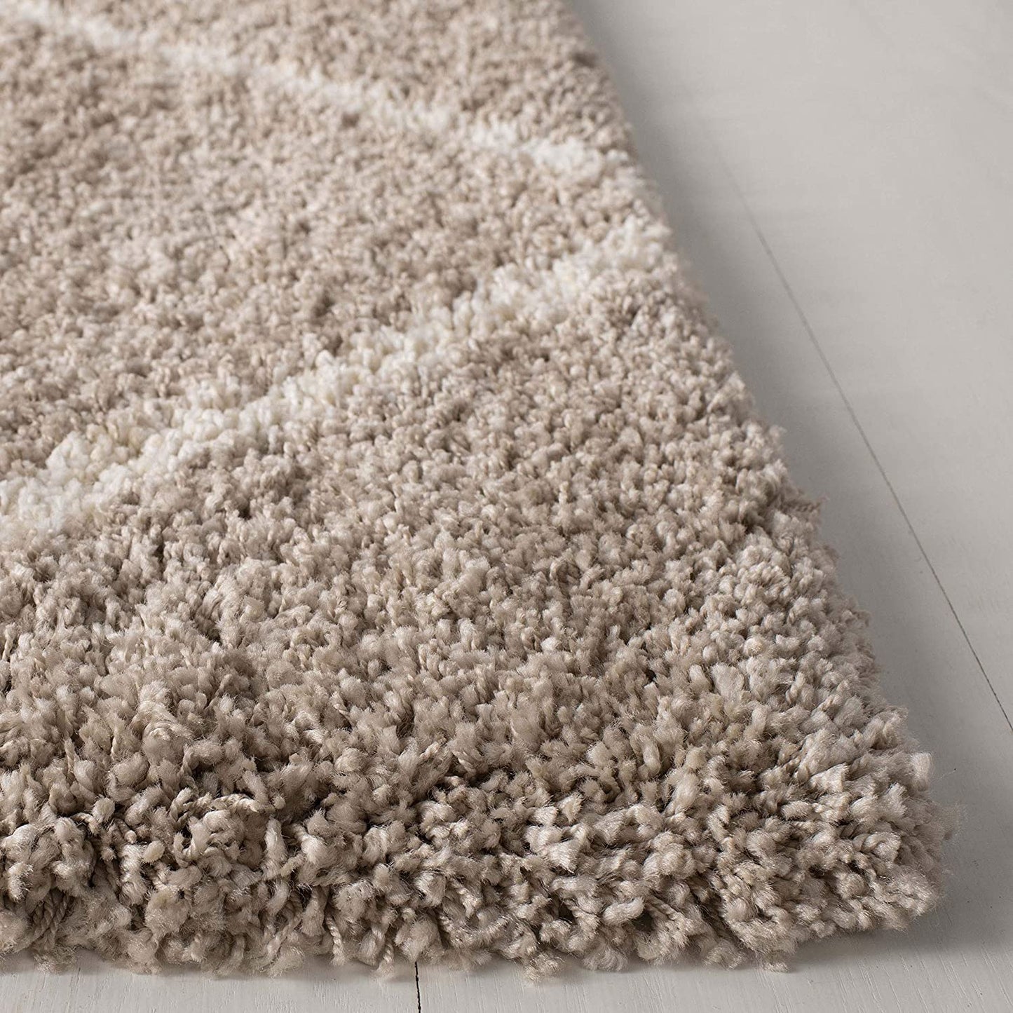Diamond Trellis Beige/Ivory Soft Plush Shag Area Rug 2-inch Thick