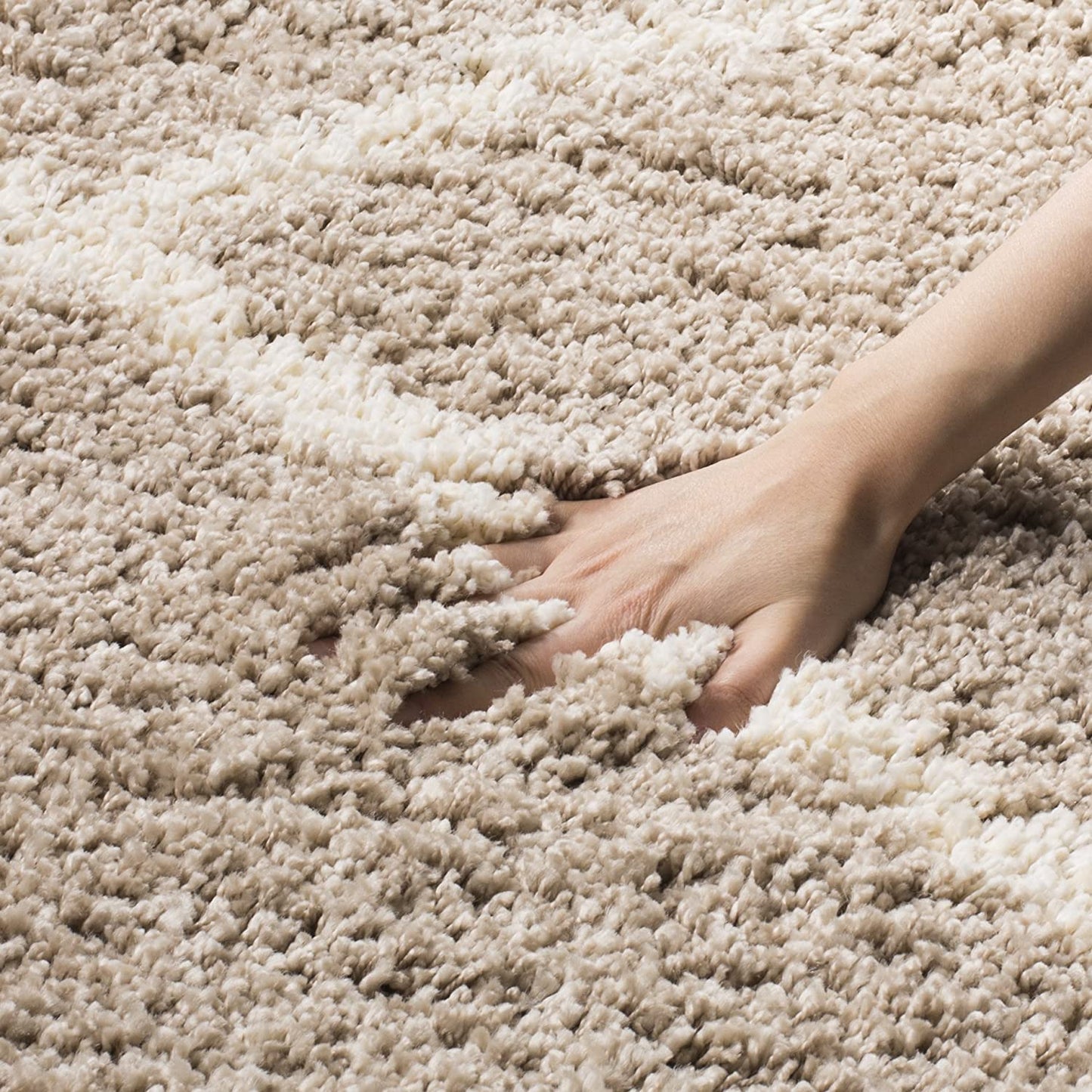 Diamond Trellis Beige/Ivory Soft Plush Shag Area Rug 2-inch Thick