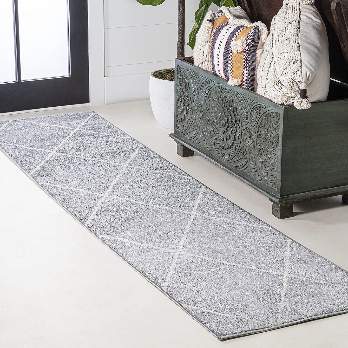 Minimalist Diamond Trellis soft Area Rug