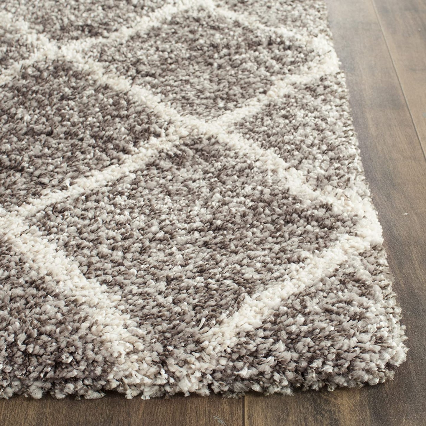Diamond Trellis Grey/Ivory Soft Plush Area Rug 2-inch Thick
