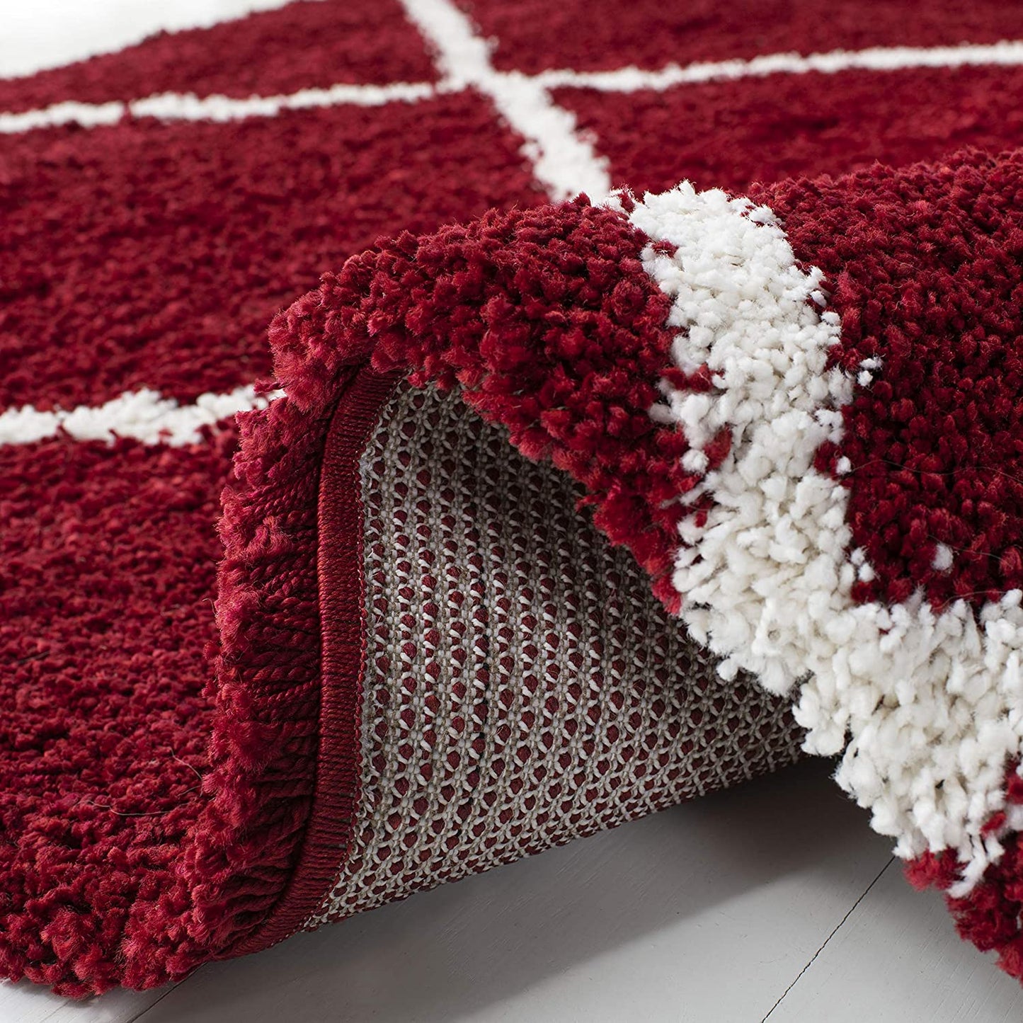 Diamond Trellis Red/Ivory Soft Plush Shag Area Rug 2-inch Thick