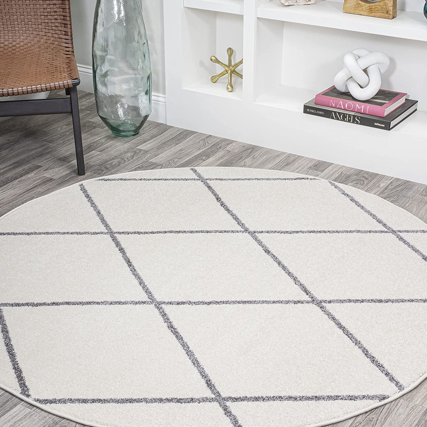 Minimalist Diamond Trellis soft Area Rug