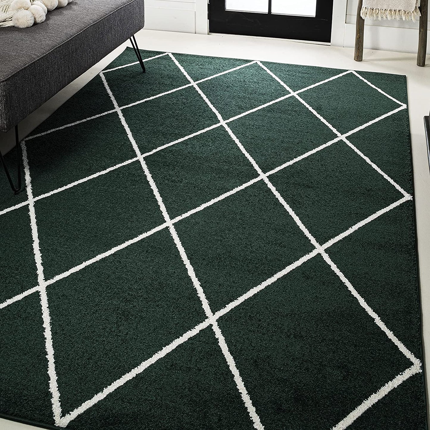 Minimalist Diamond Trellis soft Area Rug