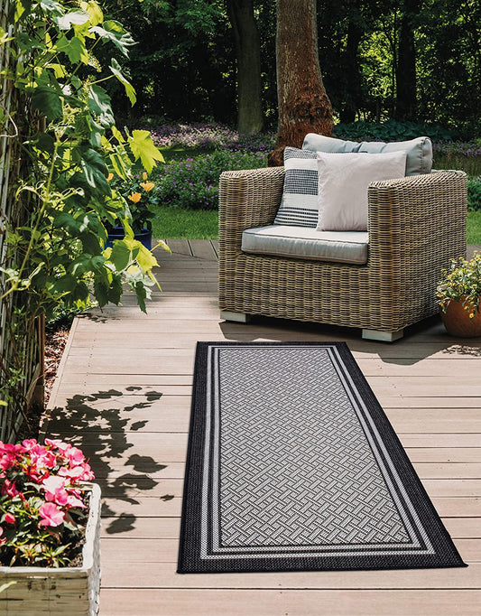 Jardin Indoor/Outdoor Bordered Runner Rug, Black, 2'X5',