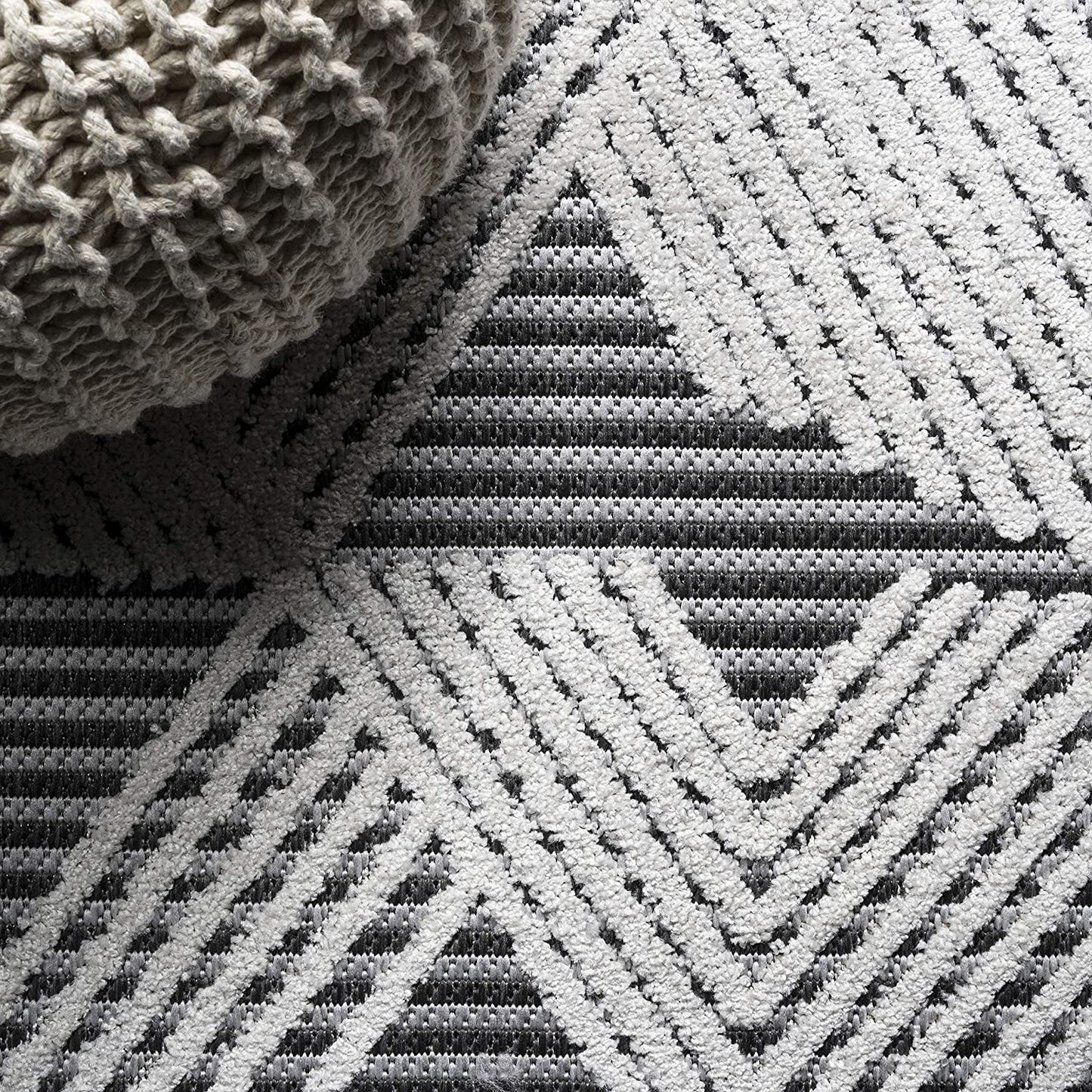 Jazz High-Low Pile Art Deco Geometric Indoor/Outdoor Black/Ivory Area Rug