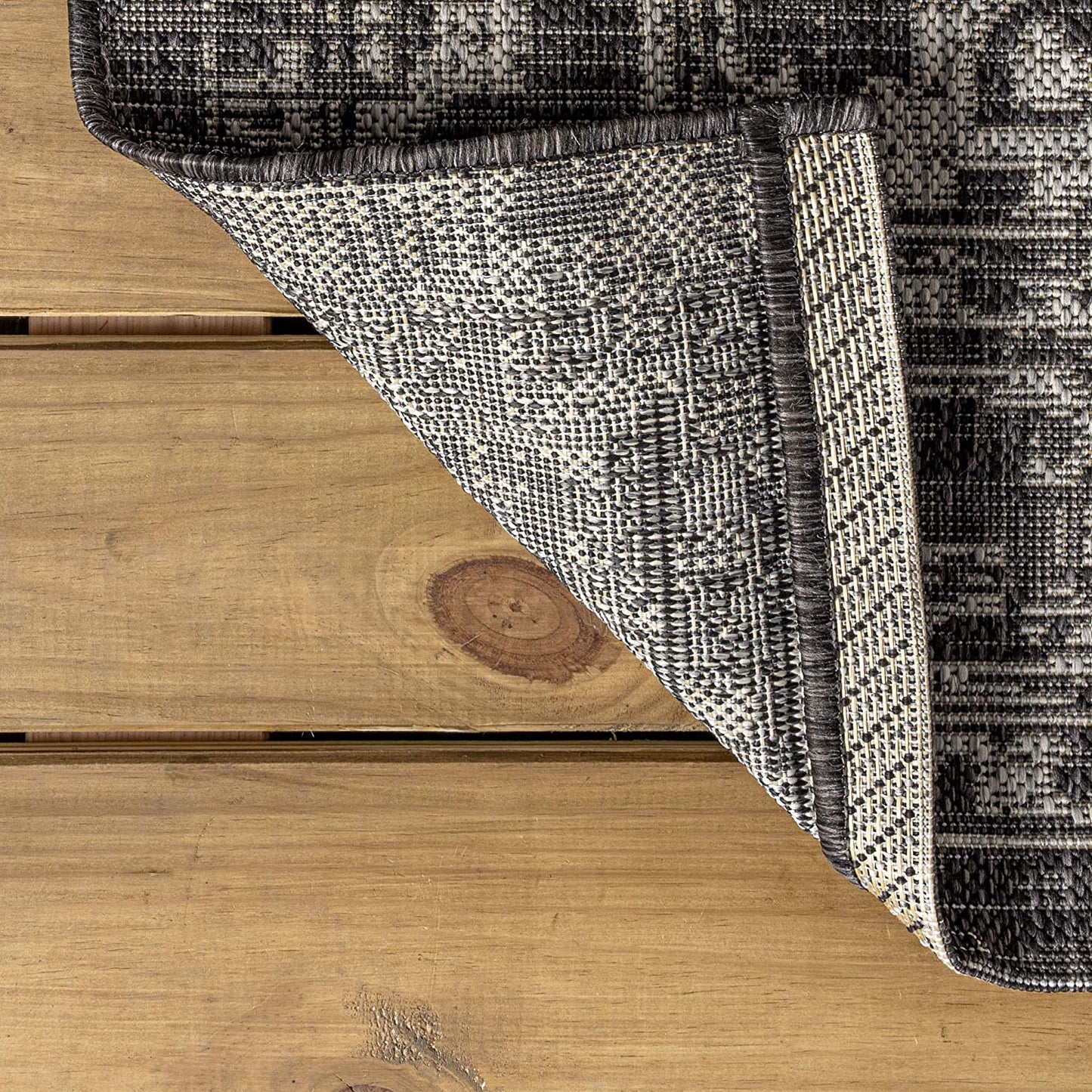 Malta Bohemian Medallion Textured Weave Indoor/Outdoor Black/Gray Area Rug