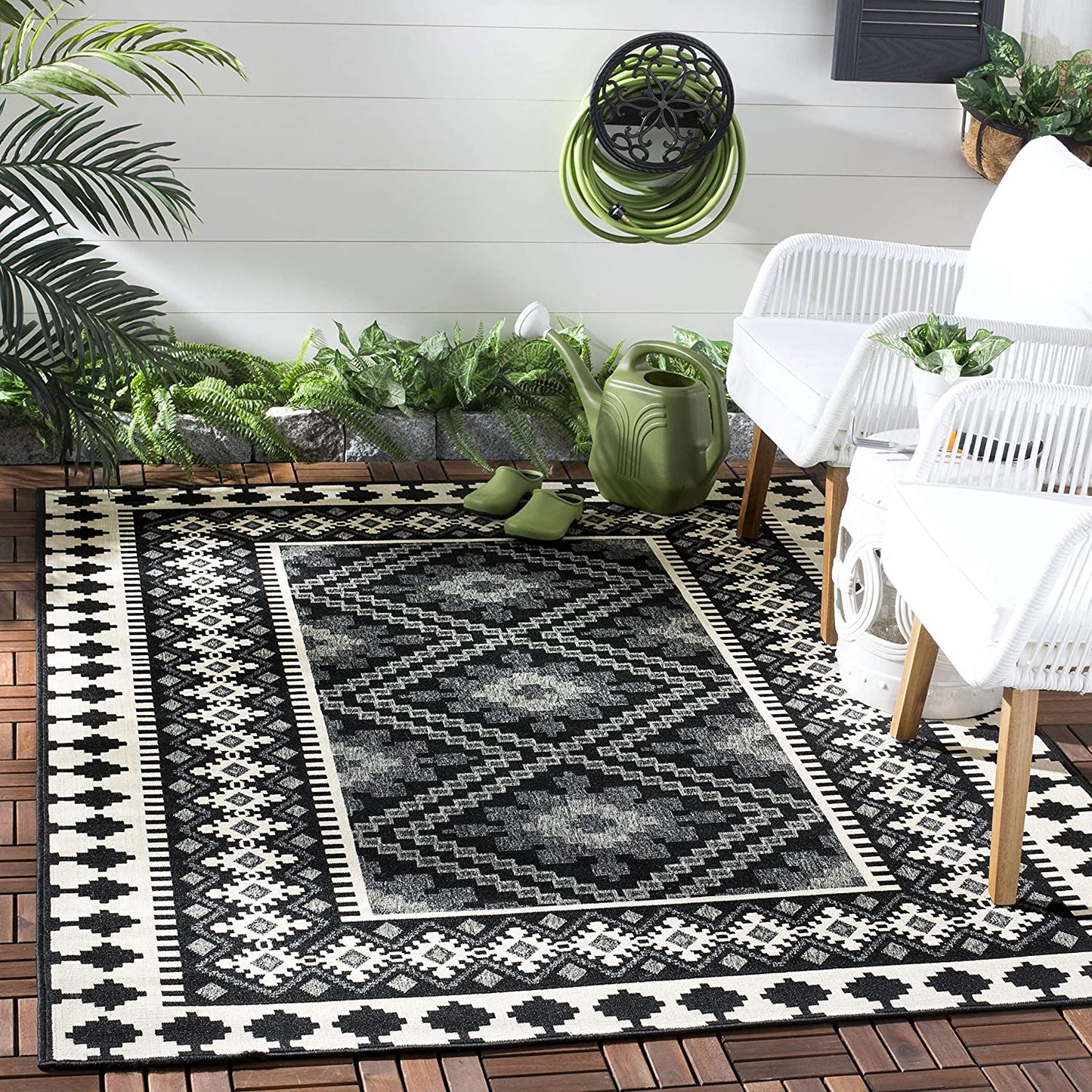 Boho Indoor/ Outdoor Patio Backyard Area Rug, Black / Cream