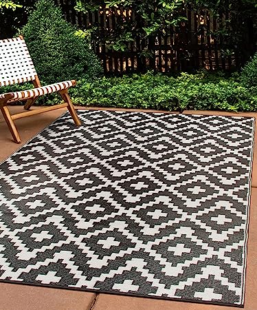 Maui Contemporary Geometric Reversible Crease-Free Waterproof Premium Recycled Plastic Outdoor Rugs - 3' x 5'