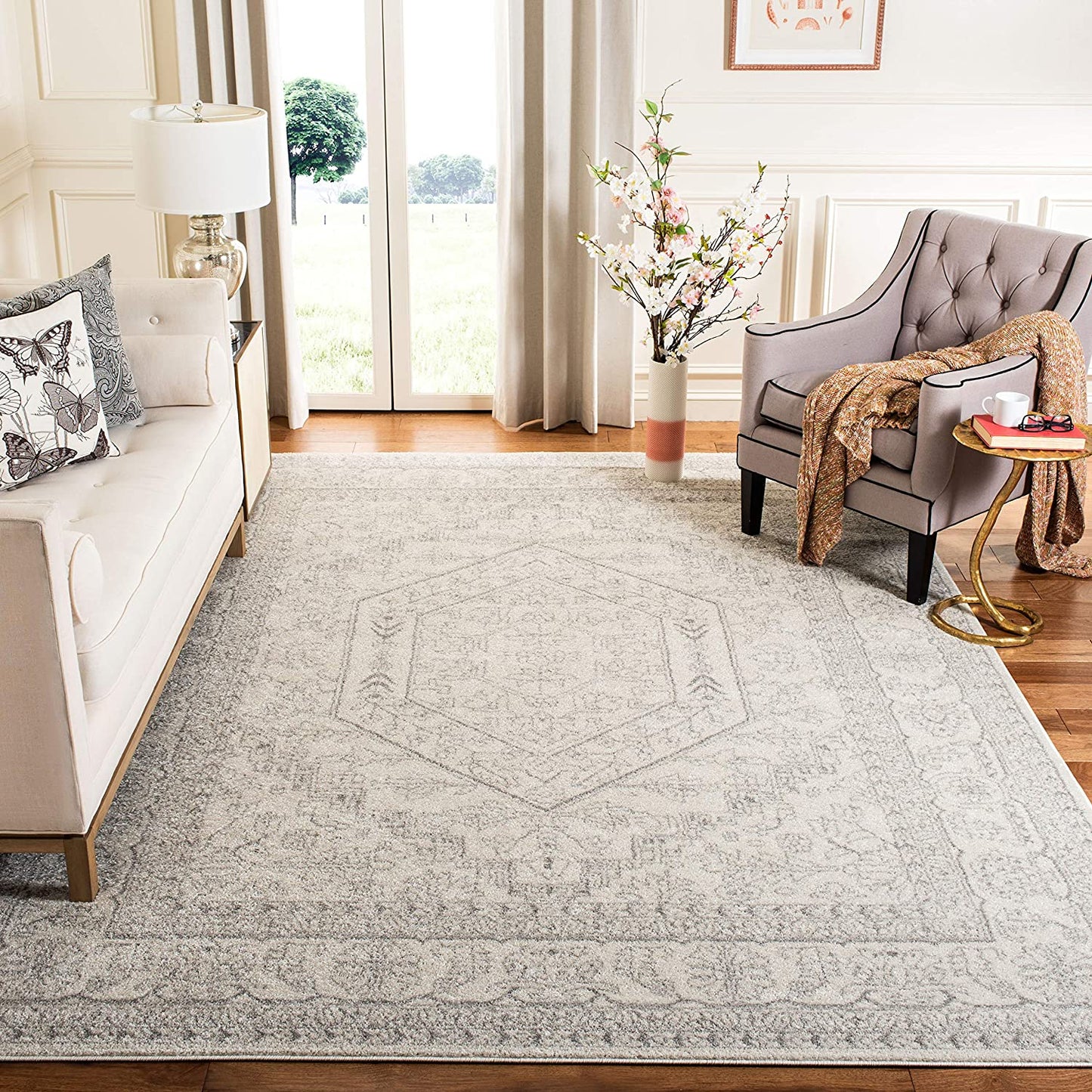 Oriental Vintage Distressed Medallion Ivory/Silver Soft Area Rug