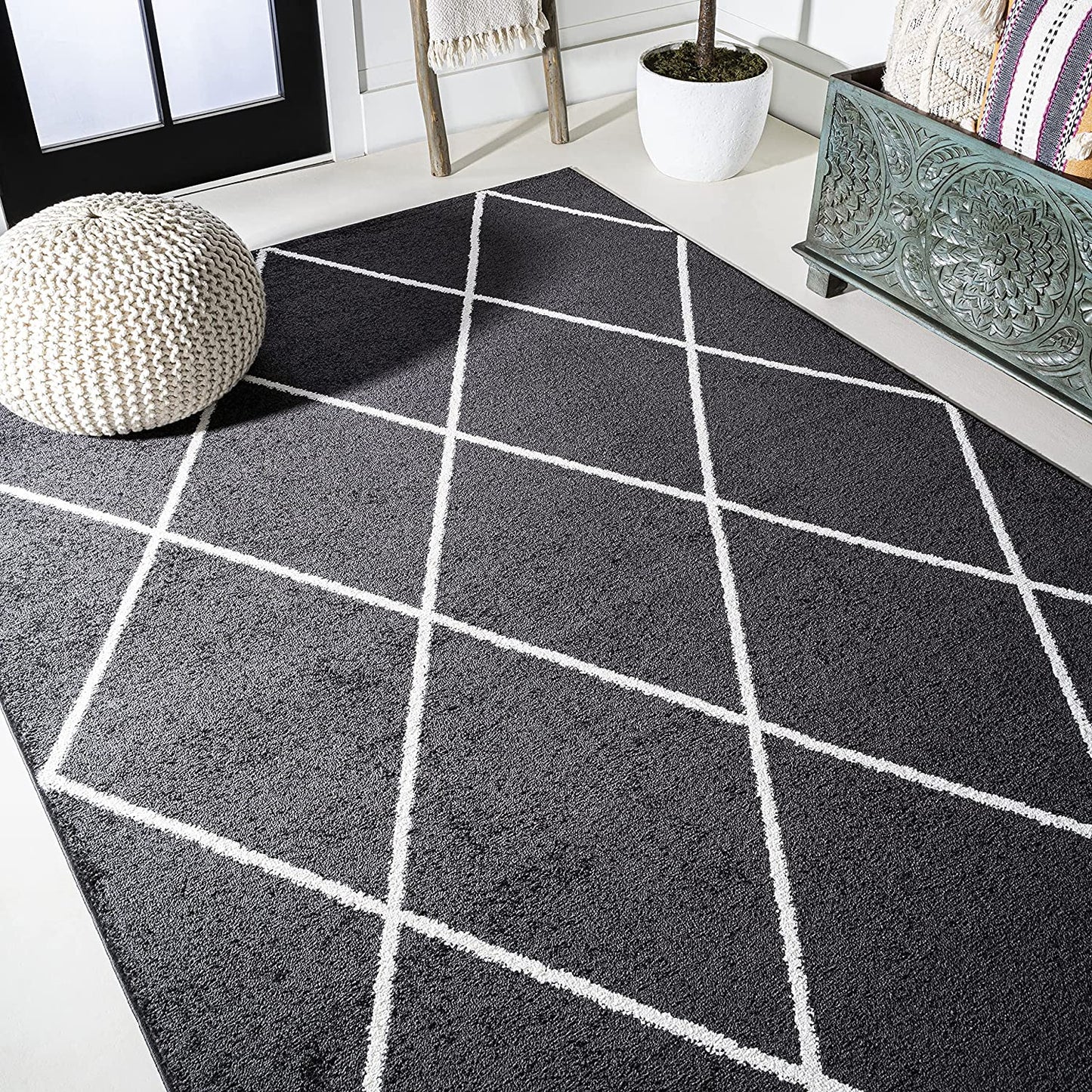 Minimalist Diamond Trellis soft Area Rug