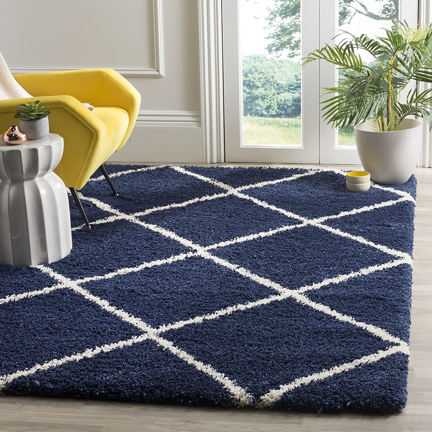 Diamond Trellis Navy/Ivory Soft Plush Shag Area Rug 2-inch Thick