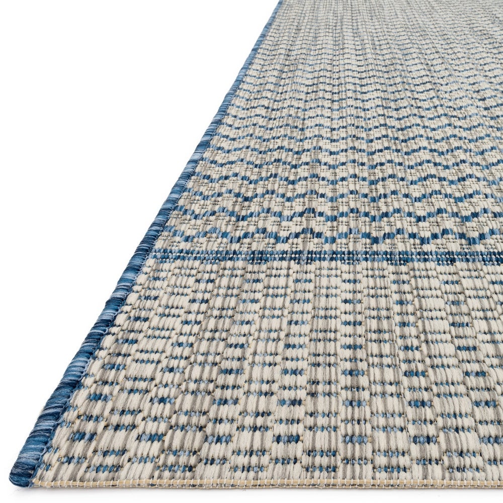 Havannah Indoor/ Outdoor Chevron Stripe Patio Rug - Grey/Blue