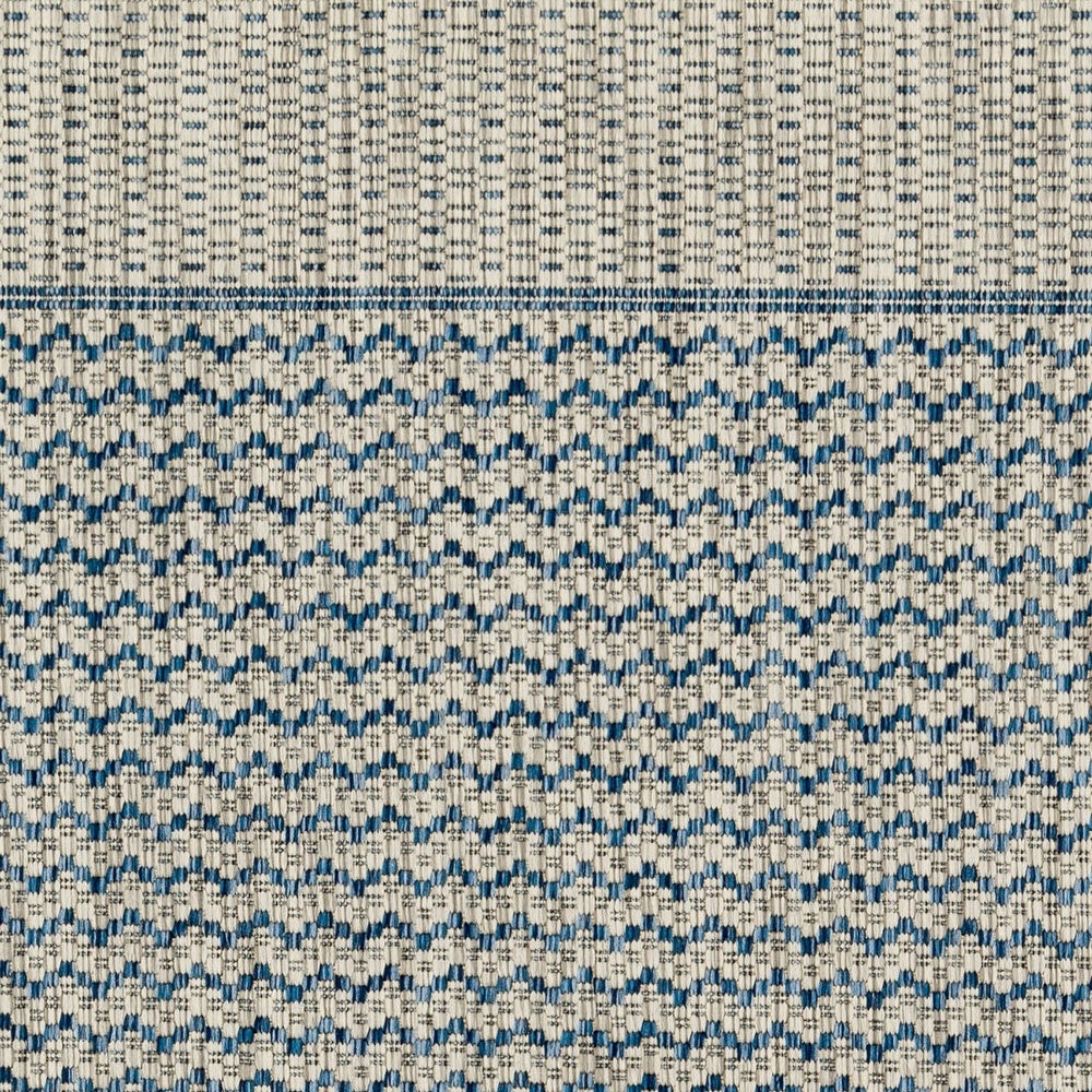 Havannah Indoor/ Outdoor Chevron Stripe Patio Rug - Grey/Blue