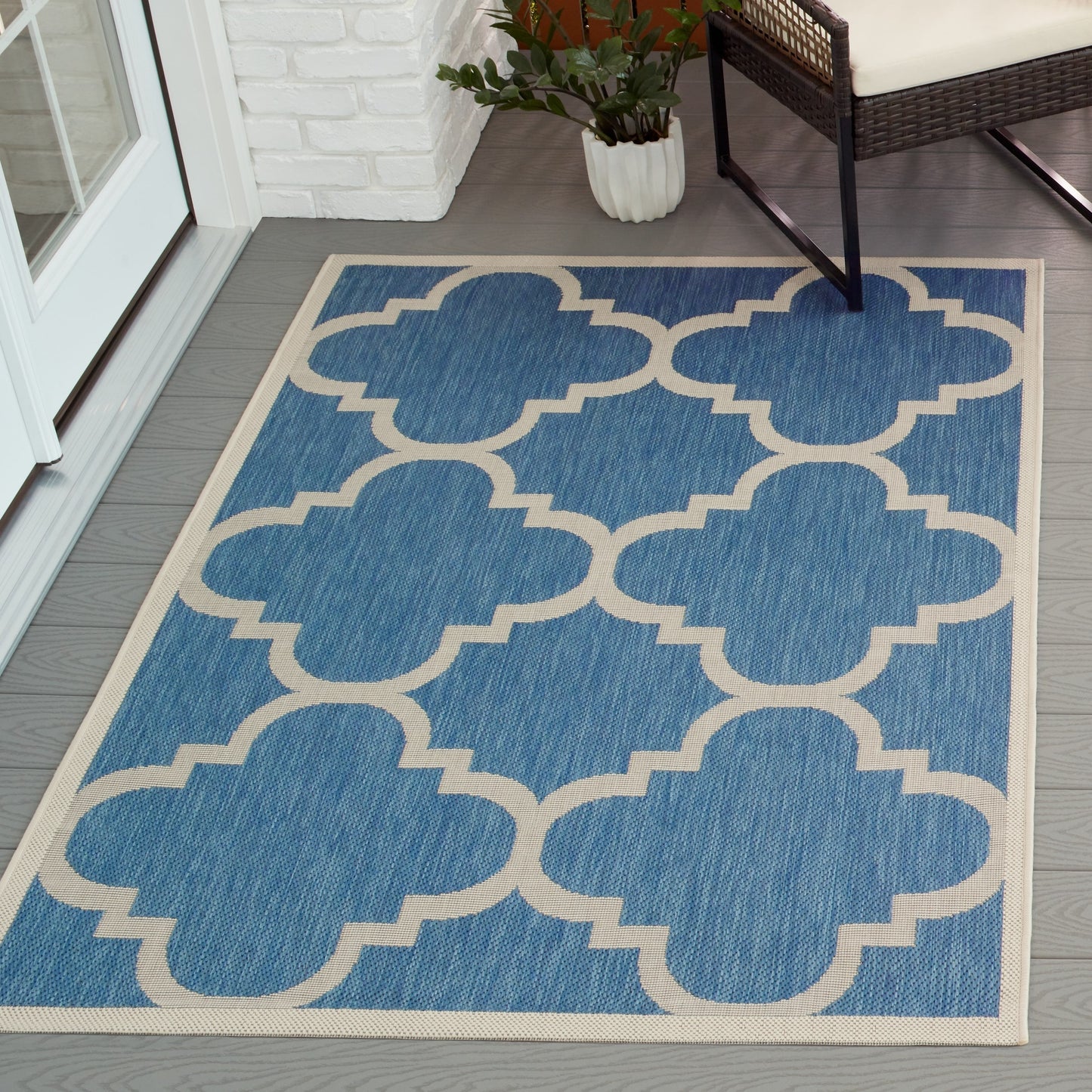 Courtyard Blue/ Beige Indoor/ Outdoor Rug