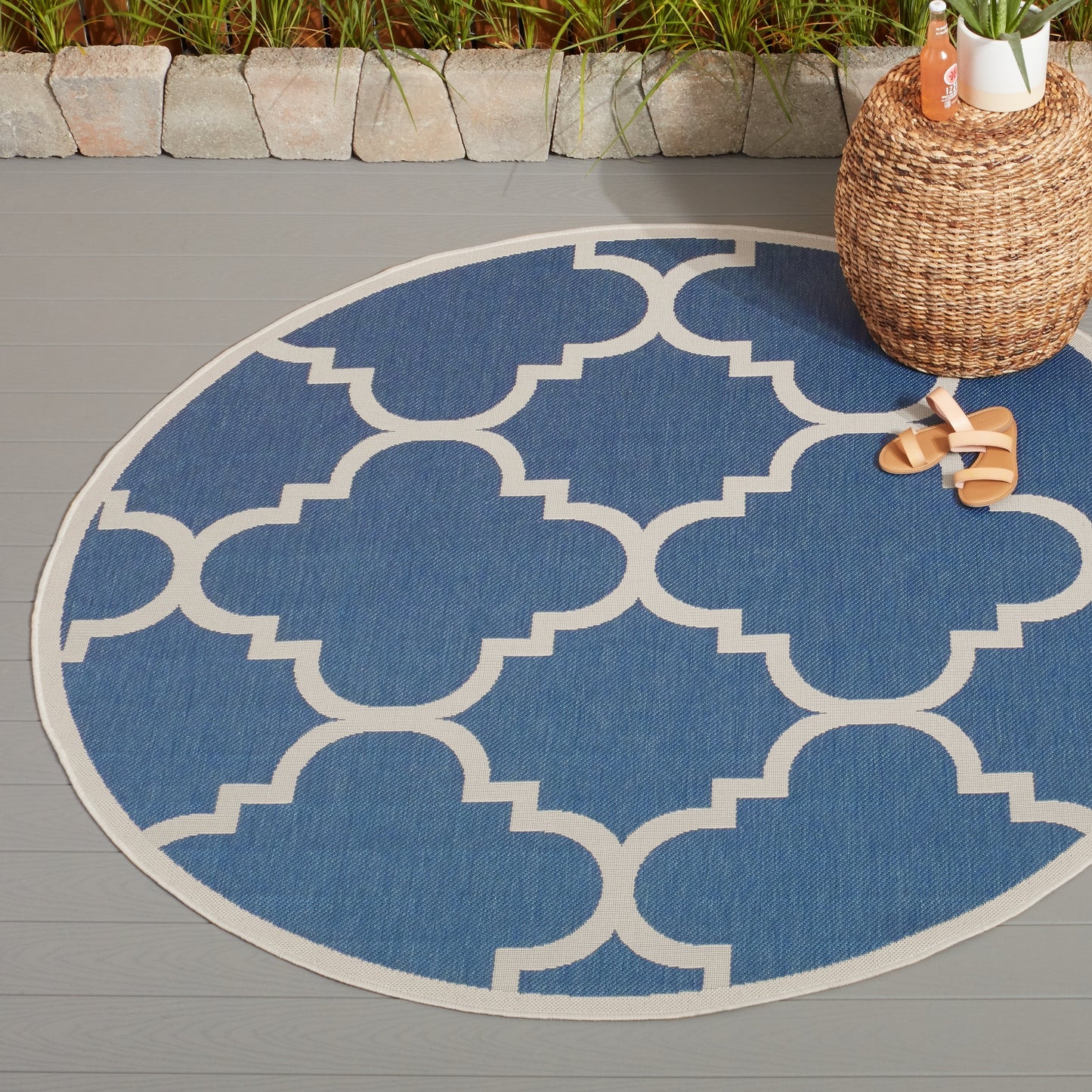Courtyard Blue/ Beige Indoor/ Outdoor Rug