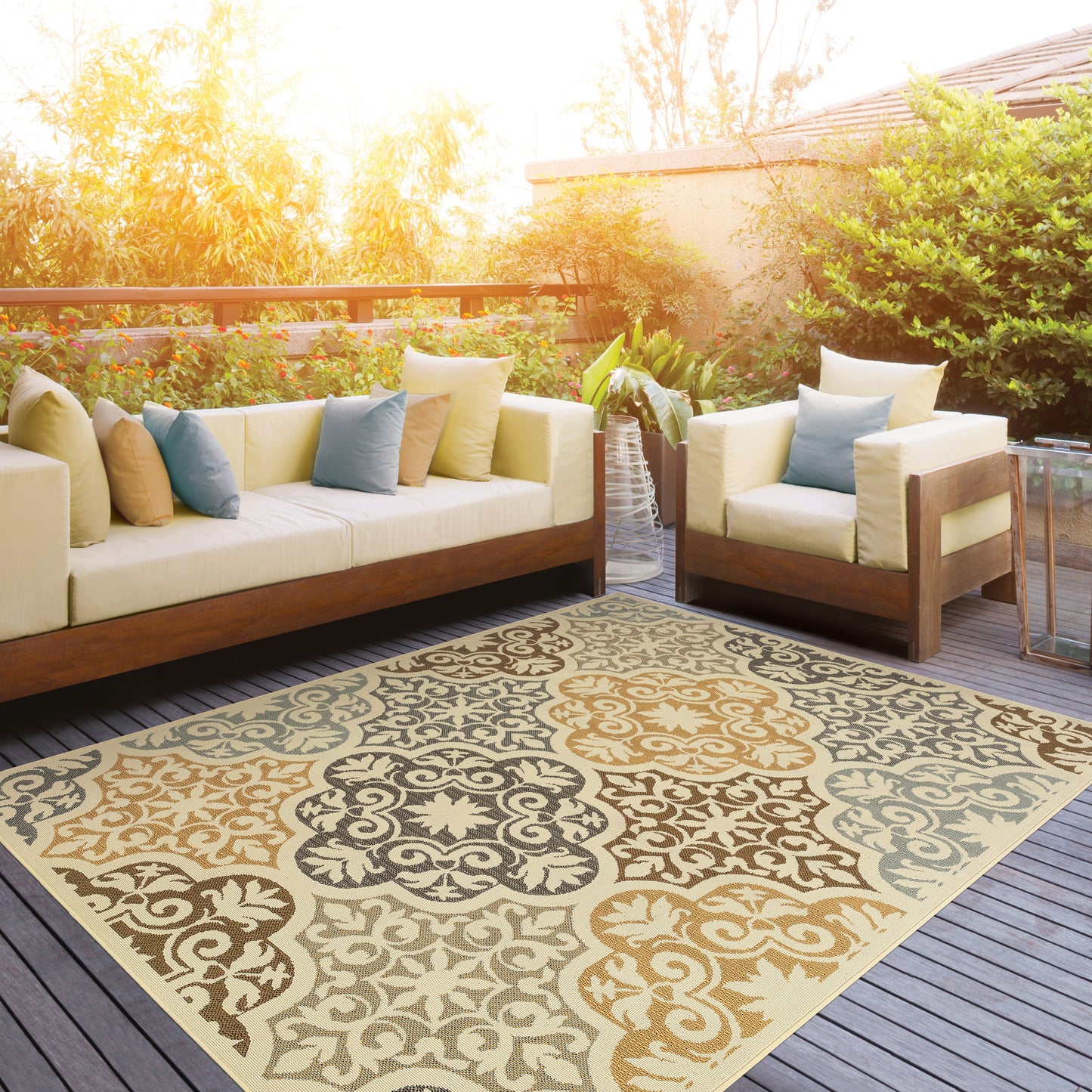 Floral Ivory/Grey/Gray Indoor-Outdoor Area Rug