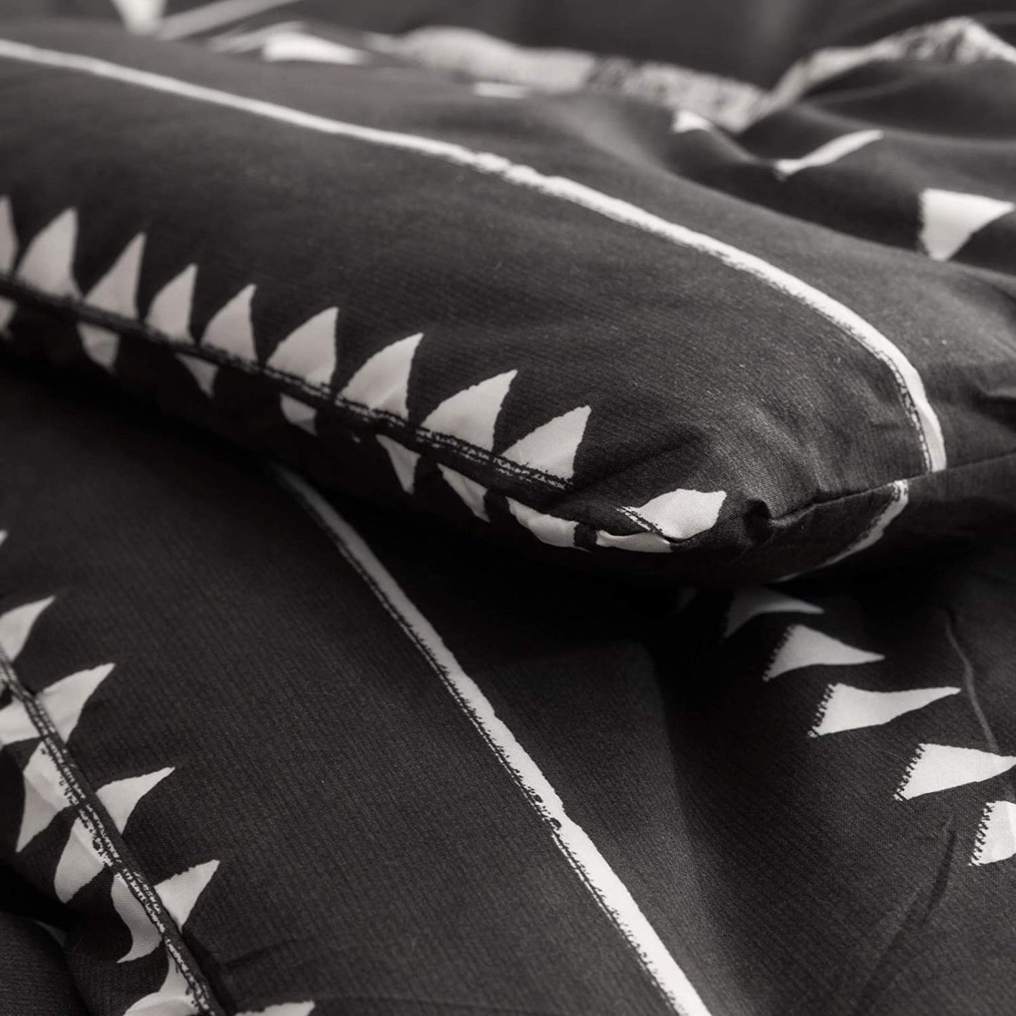Folkloric Art Pattern Bedding with Soft Microfiber Fill Bedding, 1 Comforter & 2 Pillowcases
