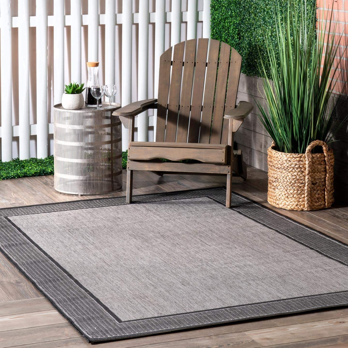 nuLOOM Leila Bordered Indoor/Outdoor Area Rug, 7' 6" x 10' 9", Grey