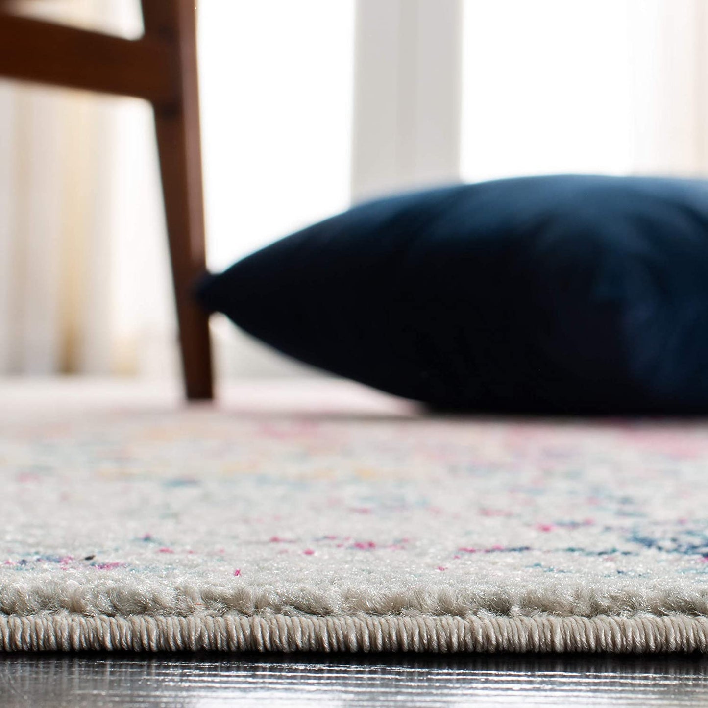 Oriental Shabby Chic Vintage Distressed Area Rug, Ivory/Fuchsia