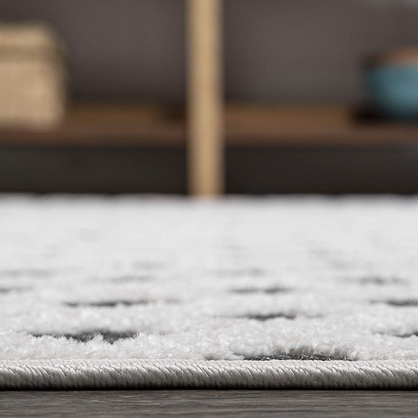 Rabat Mini-Diamond Trellis Indoor/Outdoor White/Black Area Rug