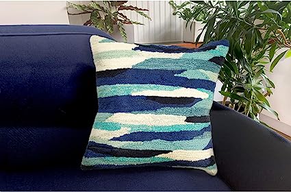Frontporch Indoor/Outdoor Easy Care Invisible Zipper Hand Tufted Pillow- Birds Multi 18" x 18"