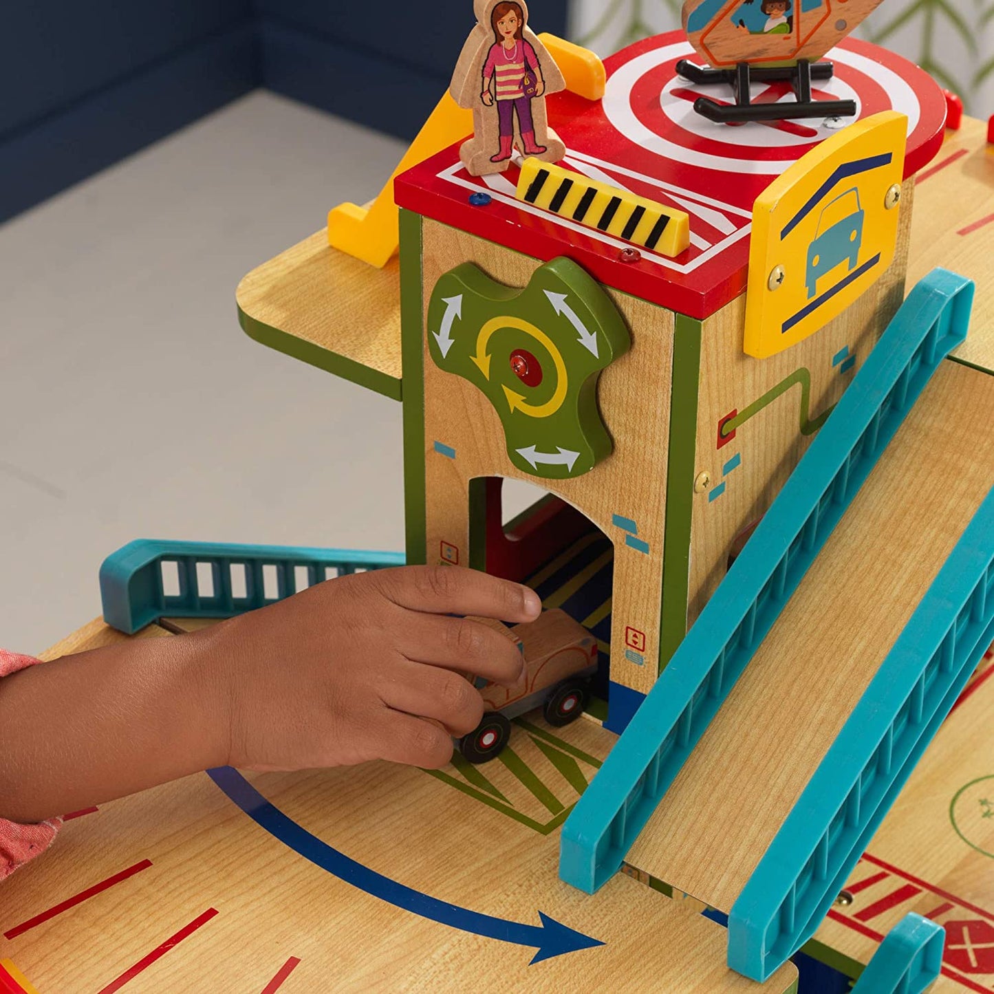 Wash N Go Wooden Car Garage Playset, Multi