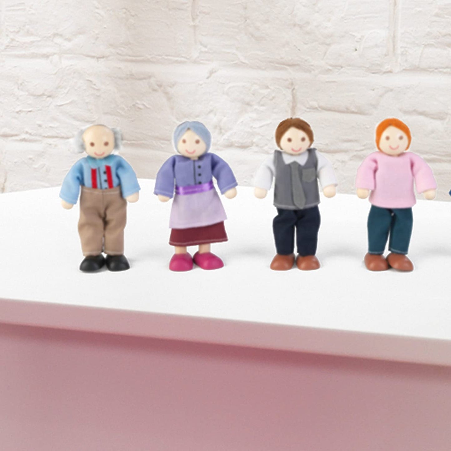 Doll Family of 7 Multi