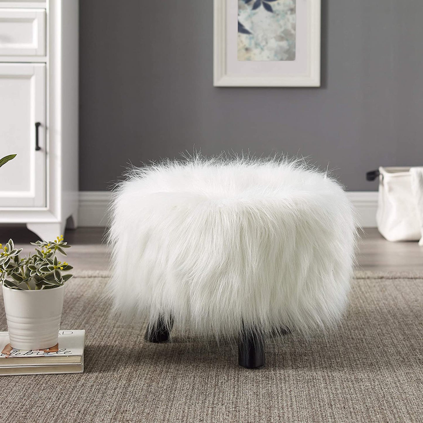 Flokati Foot, 16-Inch, White Stool