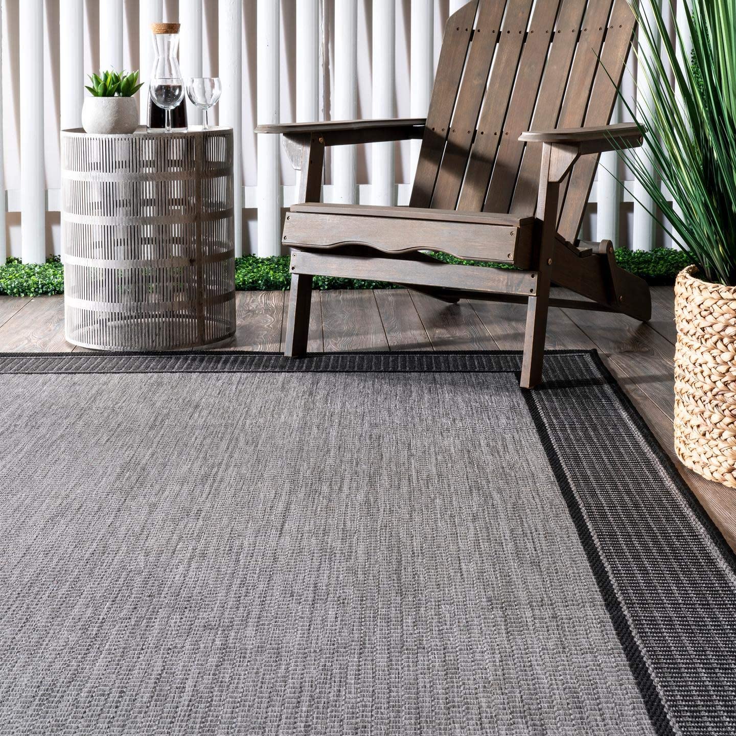 nuLOOM Leila Bordered Indoor/Outdoor Area Rug, 7' 6" x 10' 9", Grey