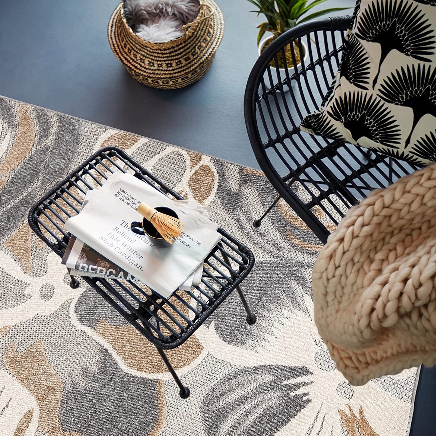 Ravenna Modern Large Floral Flowers Indoor/Outdoor Runner Rug Gray