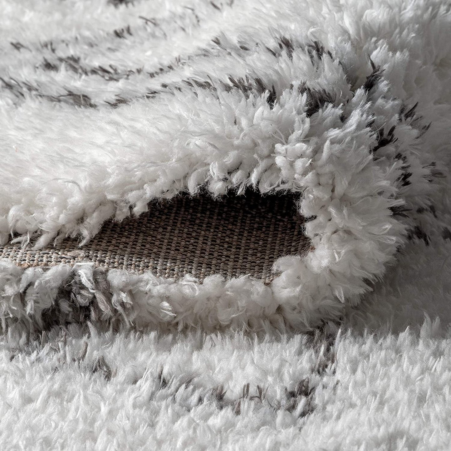 Beni Moroccan Style Diamond Shag Ivory/Dark Gray Soft Area Rug