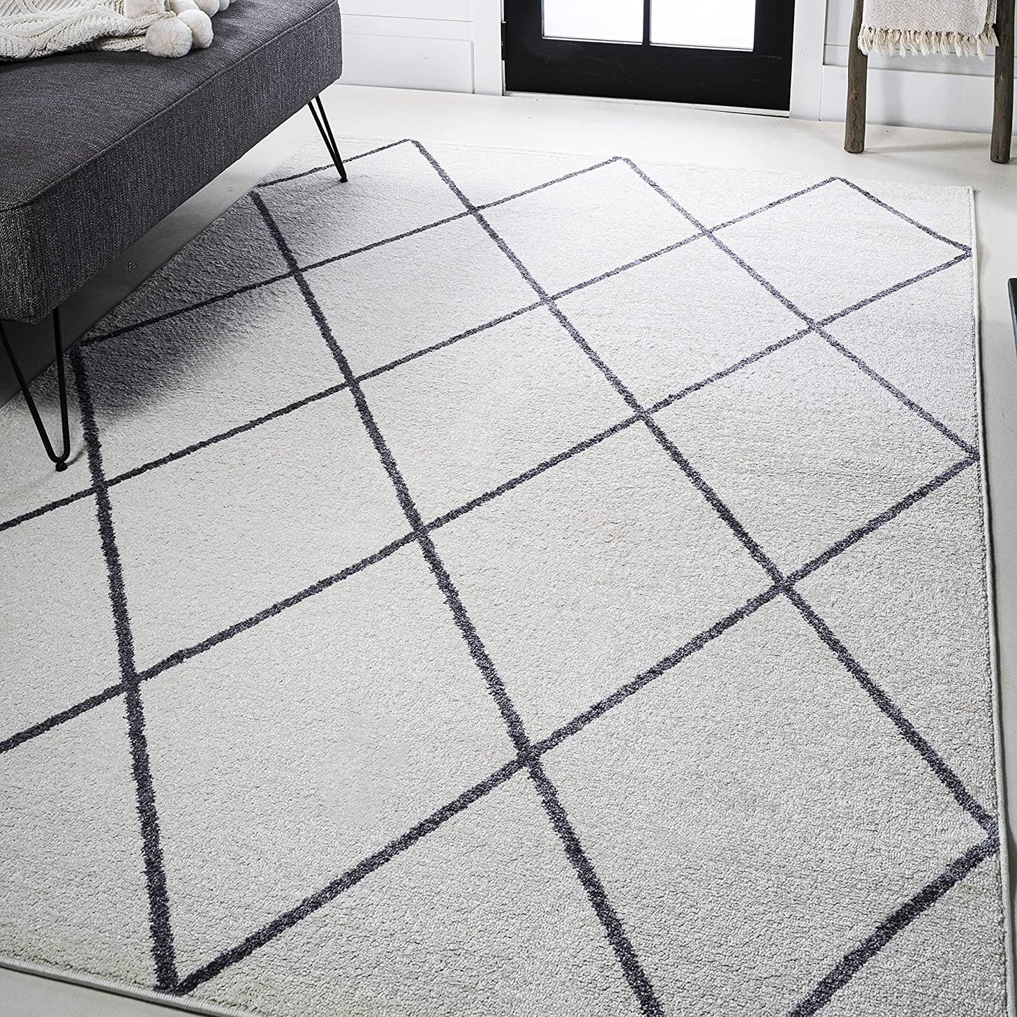Minimalist Diamond Trellis soft Area Rug