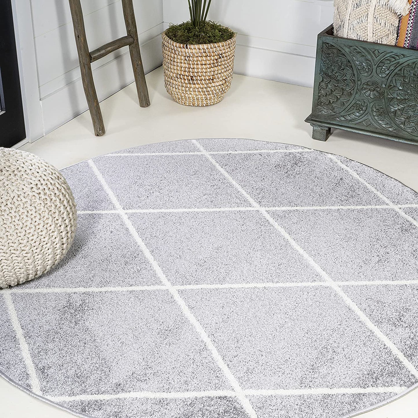 Minimalist Diamond Trellis soft Area Rug
