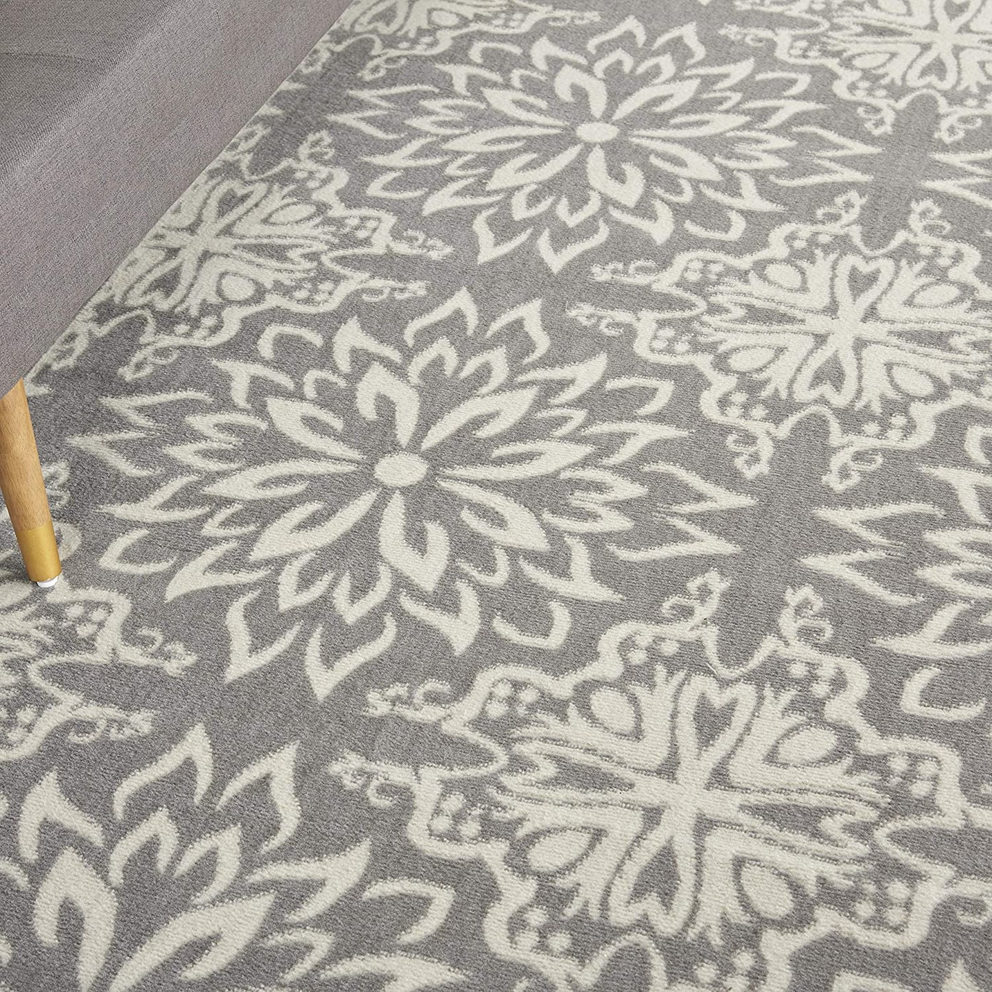 Transitional Floral Ivory/Grey Area Rug