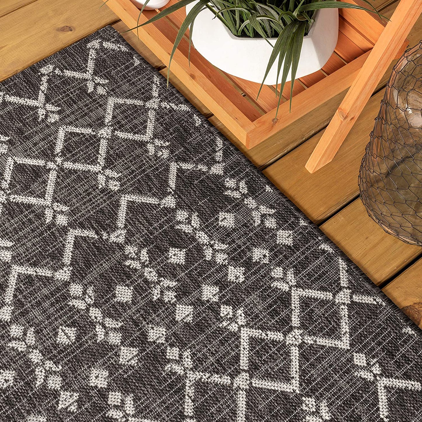 Moroccan Geometric Textured Weave Indoor/Outdoor Black/Gray Area Rug