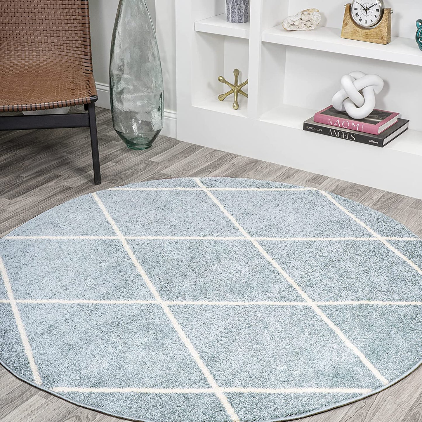 Minimalist Diamond Trellis soft Area Rug