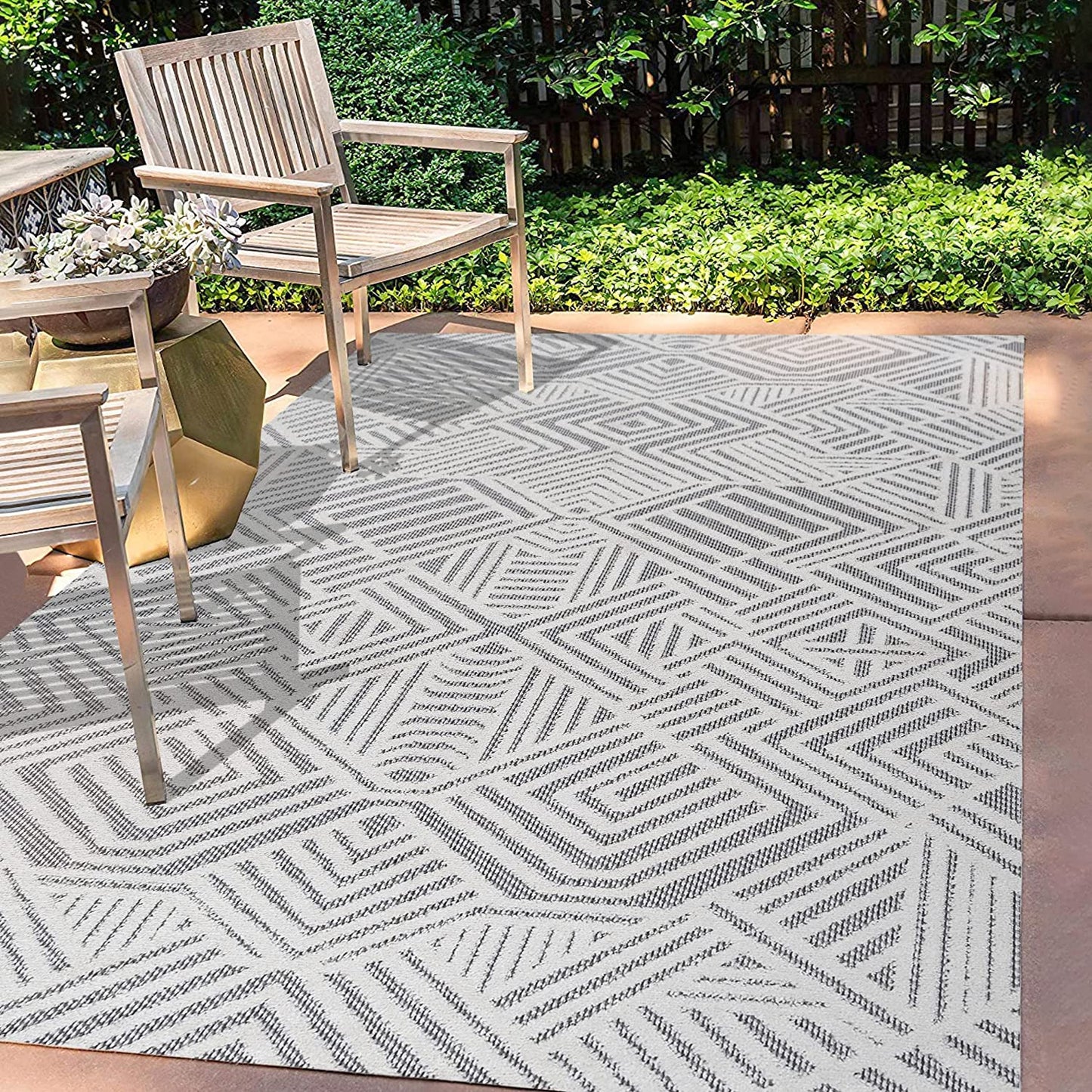 Jordan Art Deco Geometric Indoor/Outdoor White/Black Area Rug