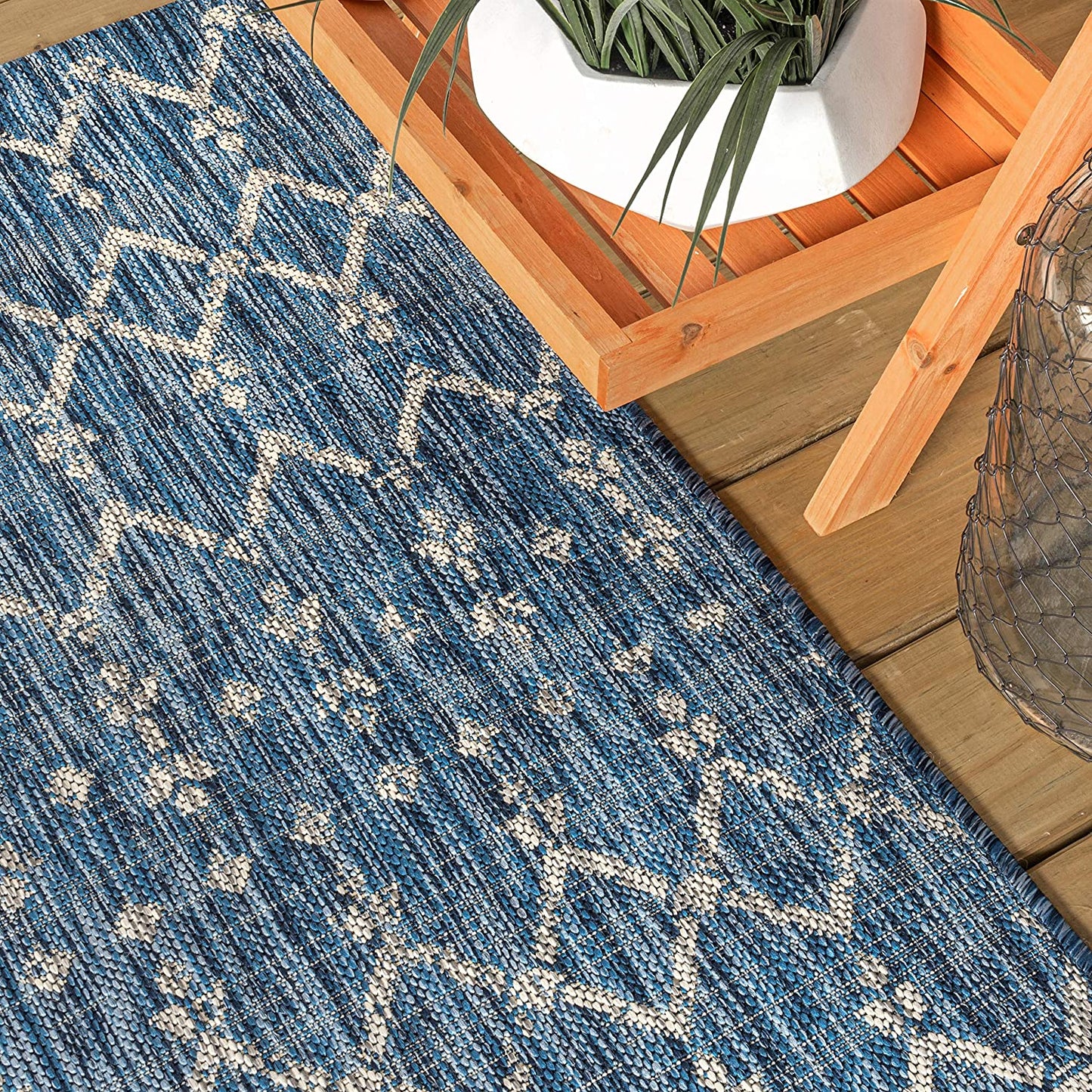 Moroccan Geometric Textured Weave Indoor/Outdoor Navy/ Gray Area Rug