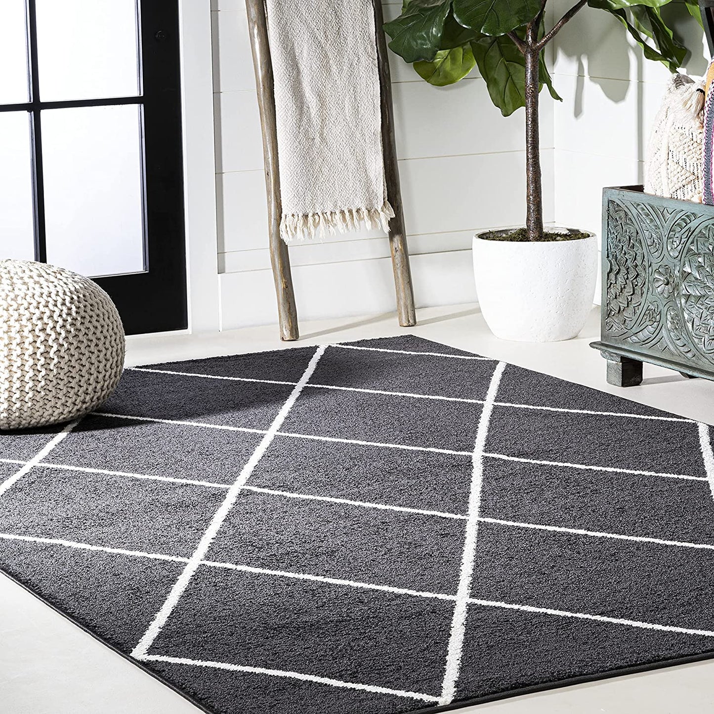 Minimalist Diamond Trellis soft Area Rug