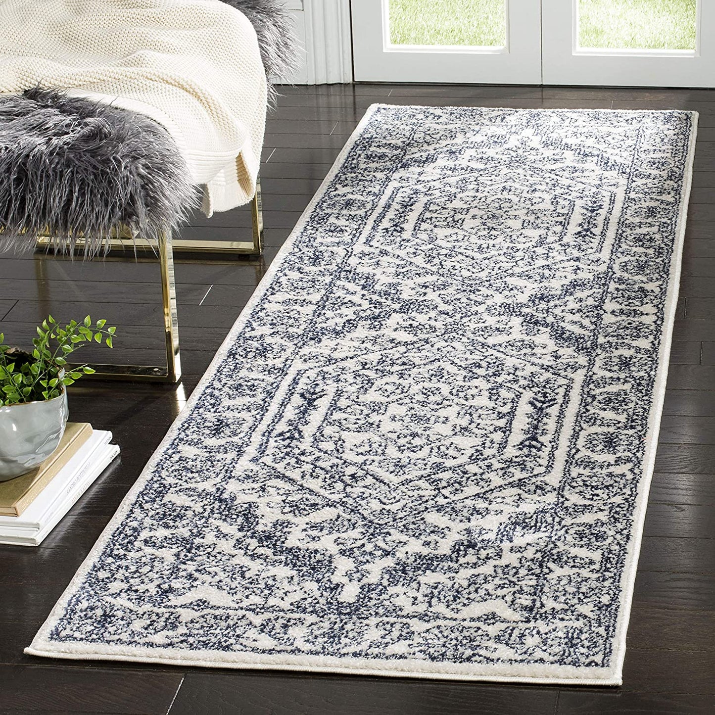 Oriental Vintage Distressed Medallion Ivory/Navy Soft Area Rug