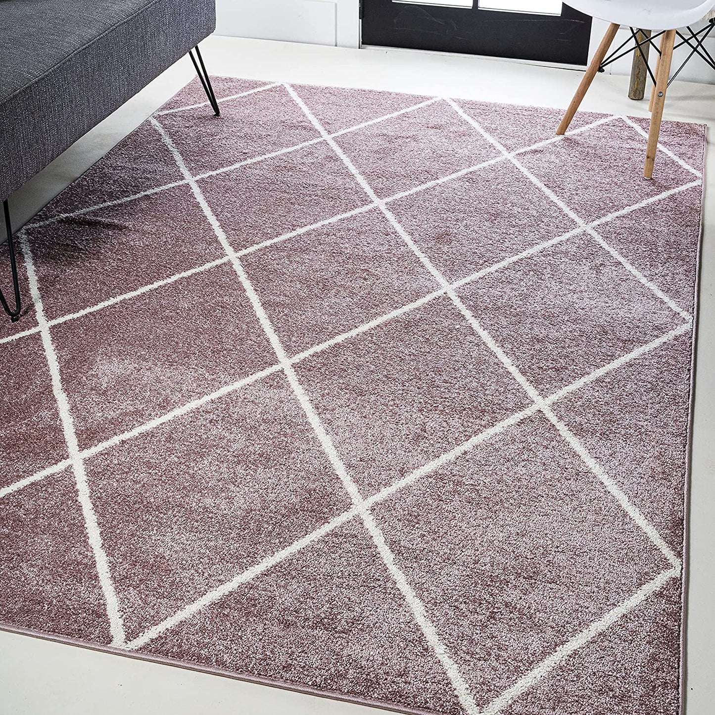 Minimalist Diamond Trellis soft Area Rug