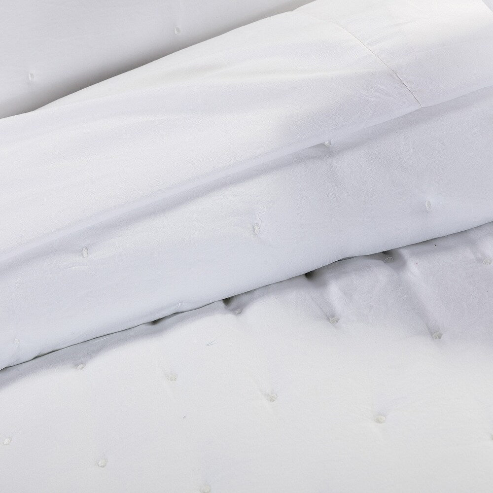 Emilie 4 Piece Crescent Stitch Quilt Set