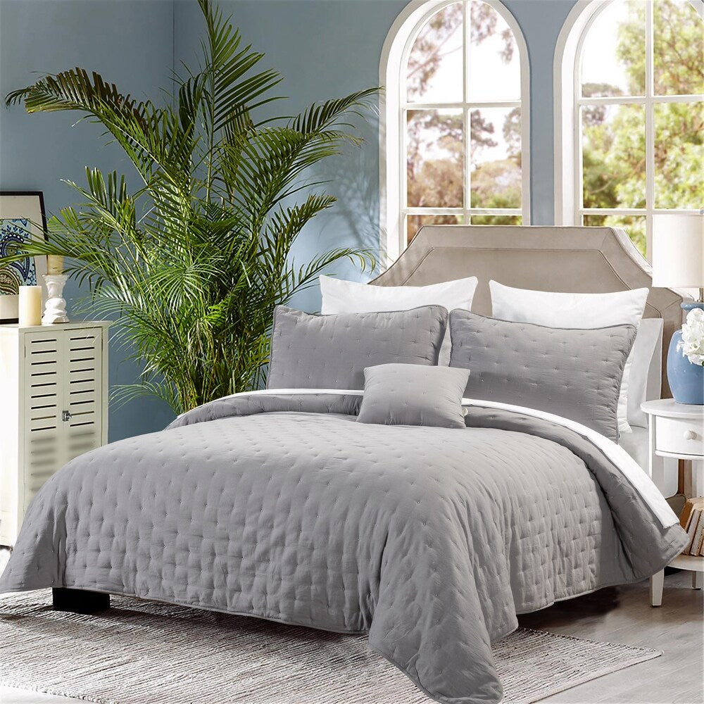 Emilie 4 Piece Crescent Stitch Quilt Set