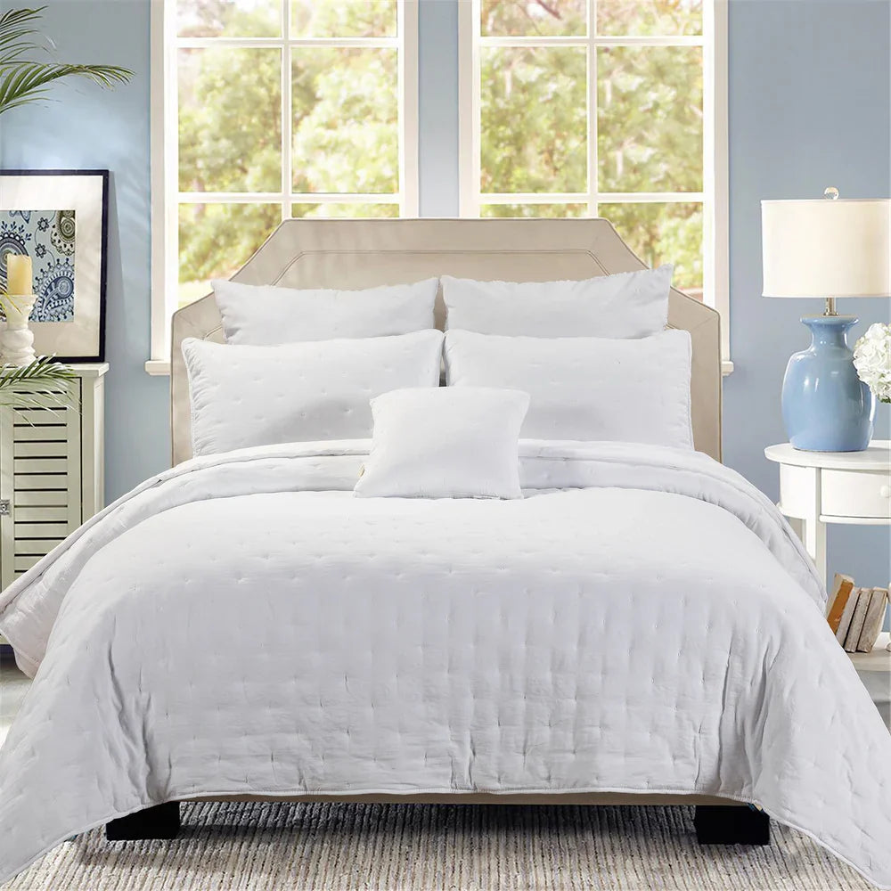 Emilie 4 Piece Crescent Stitch Quilt Set